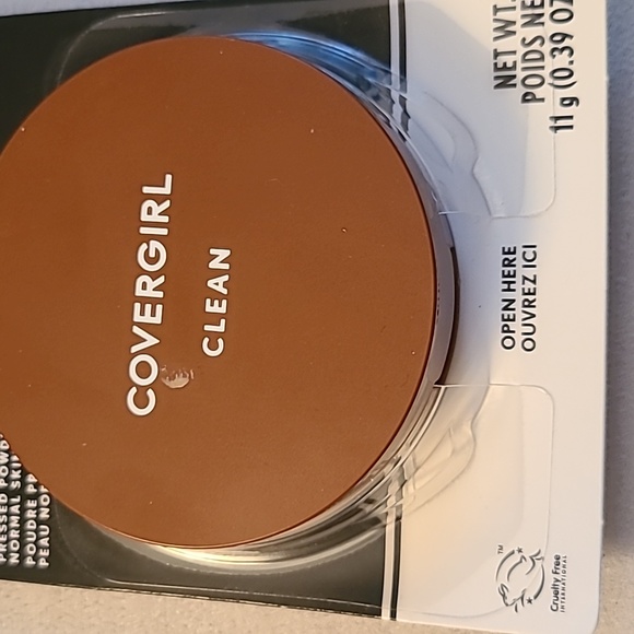 COVERGIRL MAKEUP BUNDLE OF 8 ITEMS - Picture 15 of 16